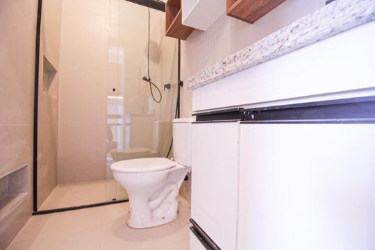 Banheiro de kitnet/studio para alugar com 1 quarto, 17m² em Santana, São Paulo