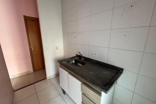 Cozinha de apartamento para alugar com 2 quartos, 98m² em Jardim Colonial, São Paulo