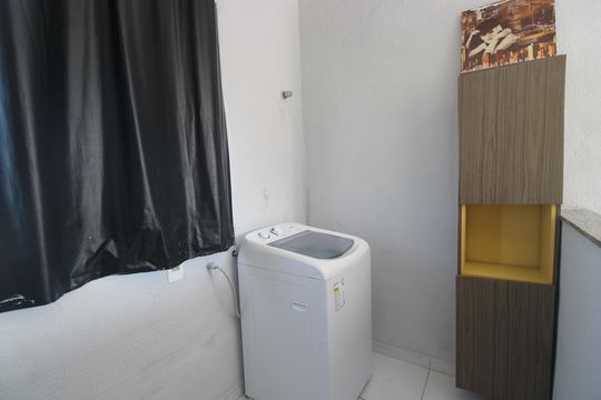 Área de serviço de kitnet/studio para alugar com 1 quarto, 40m² em Curicica, Rio de Janeiro
