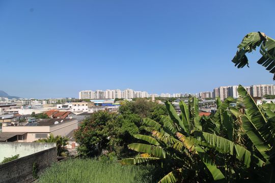 Vista de kitnet/studio para alugar com 1 quarto, 40m² em Curicica, Rio de Janeiro