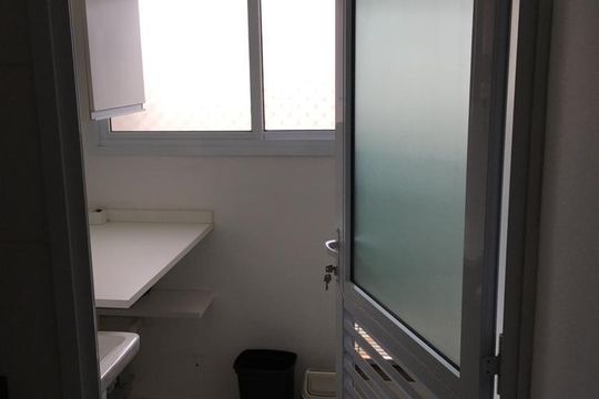 Área de serviço de apartamento para alugar com 2 quartos, 55m² em Vila Galvão, Guarulhos