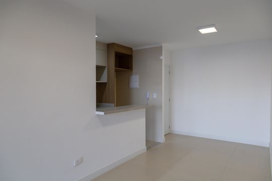 Sala de apartamento à venda com 2 quartos, 68m² em Vila Zanardi, Guarulhos