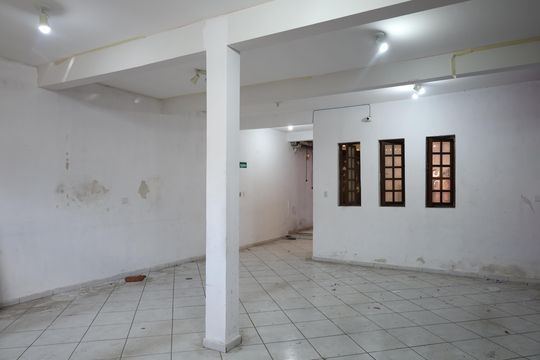 Garagem de casa para alugar com 6 quartos, 355m² em Jardim Helena, São Paulo