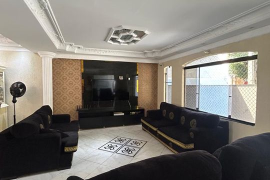 Casa para alugar com 4 quartos, 250m² em Chácara Seis de Outubro, São Paulo