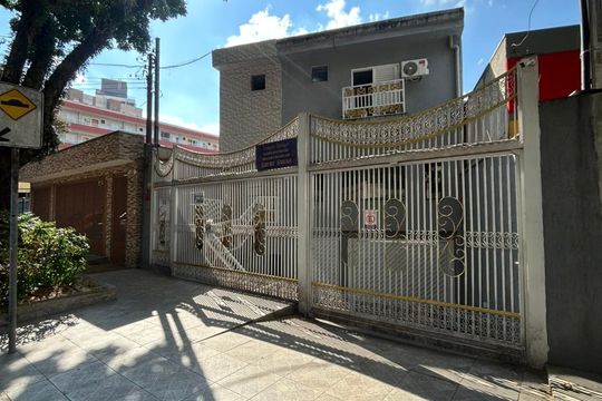 Fachada de casa para alugar com 4 quartos, 250m² em Chácara Seis de Outubro, São Paulo