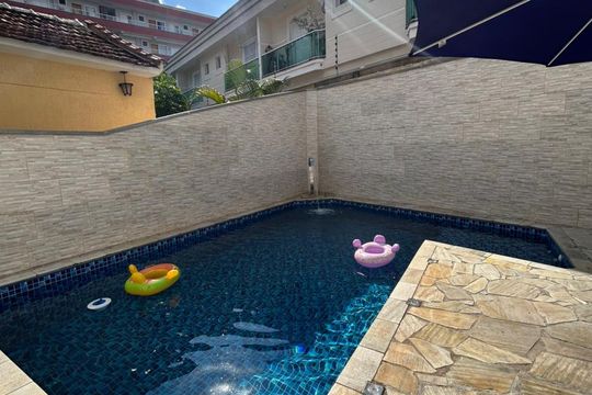 Piscina de casa para alugar com 4 quartos, 250m² em Chácara Seis de Outubro, São Paulo