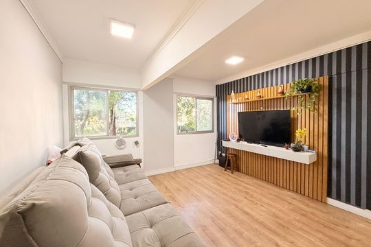 Sala de apartamento à venda com 3 quartos, 80m² em Vila Santa Maria, Jundiaí