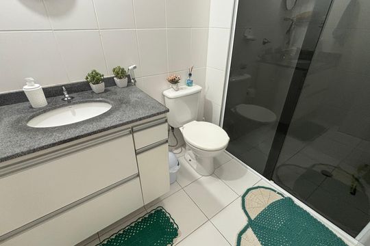 Banheiro de apartamento à venda com 3 quartos, 63m² em Jardim Utinga, Santo André