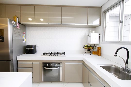 Cozinha de apartamento à venda com 3 quartos, 105m² em Alto Caiçaras, Belo Horizonte