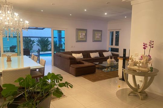 Sala de casa de condomínio para alugar com 1 quarto, 350m² em Residencial Quatro (alphaville), Santana de Parnaíba