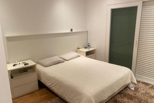 Quarto de casa de condomínio para alugar com 1 quarto, 350m² em Residencial Quatro (alphaville), Santana de Parnaíba