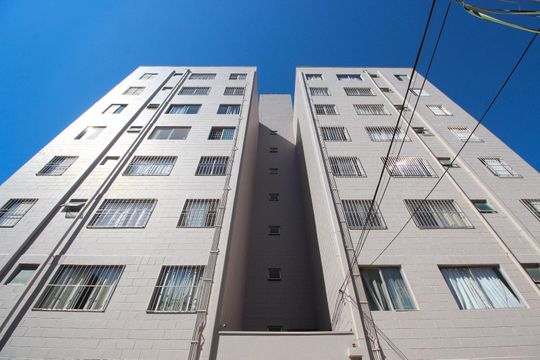 Fachada do bloco de apartamento à venda com 2 quartos, 49m² em Jardim Umuarama, São Paulo