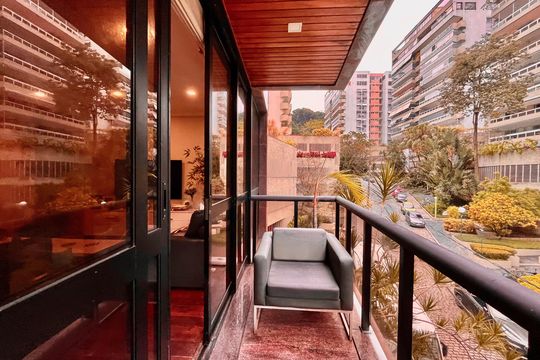 Varanda da Sala de apartamento à venda com 4 quartos, 175m² em Leblon, Rio de Janeiro