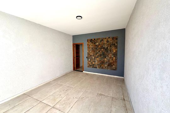 Garagem de casa à venda com 3 quartos, 150m² em Jardim Artur Alvim, São Paulo