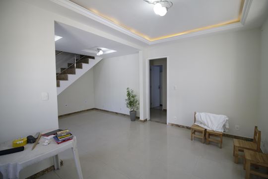 Sala de casa à venda com 4 quartos, 164m² em Pechincha, Rio de Janeiro