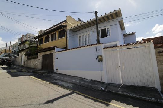 Fachada de casa à venda com 4 quartos, 164m² em Pechincha, Rio de Janeiro