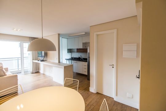 Sala  de kitnet/studio para alugar com 1 quarto, 52m² em Alphaville Industrial, Barueri