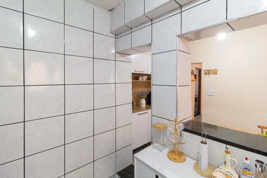 Casa à venda com 5 quartos, 385m² em Remédios, Osasco