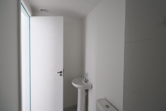 Banheiro de apartamento para alugar com 1 quarto, 30m² em Penha de França, São Paulo