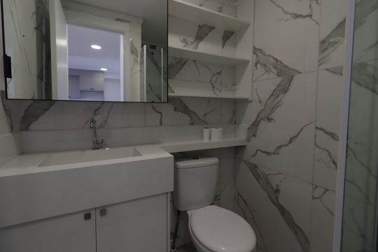 Banheiro de apartamento para alugar com 2 quartos, 40m² em Padroeira, Osasco