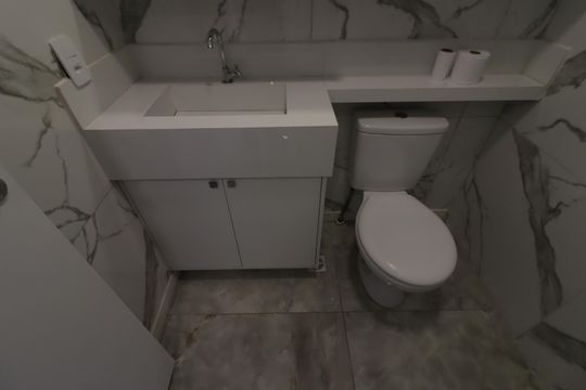 Banheiro de apartamento à venda com 2 quartos, 40m² em Padroeira, Osasco