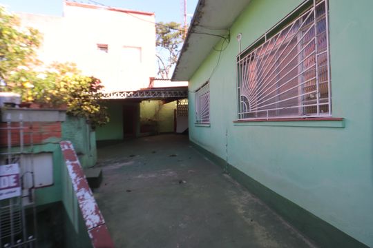 Garagem de casa à venda com 2 quartos, 308m² em Quinta da Paineira, São Paulo