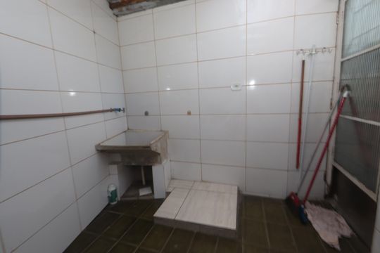 Lavanderia de casa à venda com 2 quartos, 308m² em Quinta da Paineira, São Paulo
