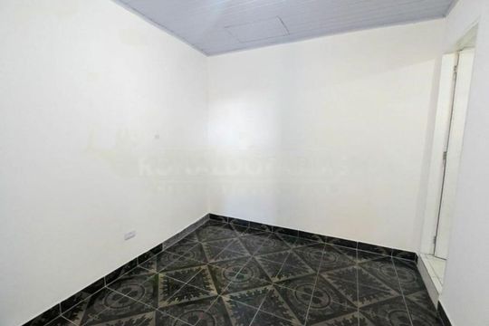 Casa à venda com 5 quartos, 180m² em Parque Planalto, São Paulo