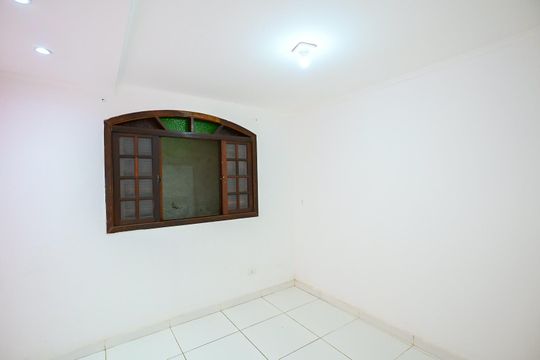 Quarto 1 de casa para alugar com 2 quartos, 50m² em Parque das Cigarreiras, Taboão da Serra