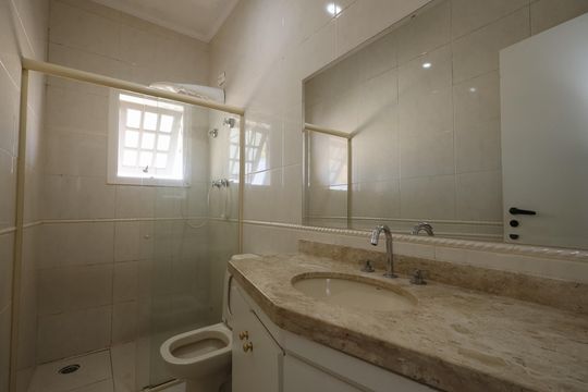 Banheiro 3  de casa de condomínio para alugar com 4 quartos, 250m² em Vila Santos, São Paulo