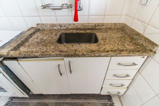 Cozinha de apartamento para alugar com 2 quartos, 57m² em Vila Rosaria, São Paulo