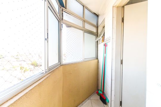 Área de Serviço de apartamento para alugar com 2 quartos, 57m² em Vila Rosaria, São Paulo