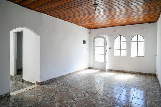 Sala de casa à venda com 2 quartos, 100m² em Vila Santo Estefano, São Paulo