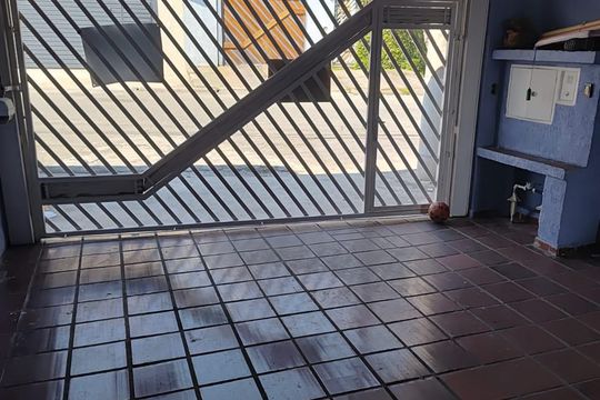 Garagem de casa à venda com 3 quartos, 126m² em Jardim Esmeralda, São Paulo