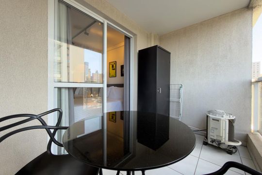 Varanda de kitnet/studio para alugar com 1 quarto, 24m² em Jardim Paulistano, São Paulo