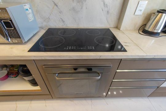 Cozinha de apartamento para alugar com 3 quartos, 242m² em Portão, Curitiba