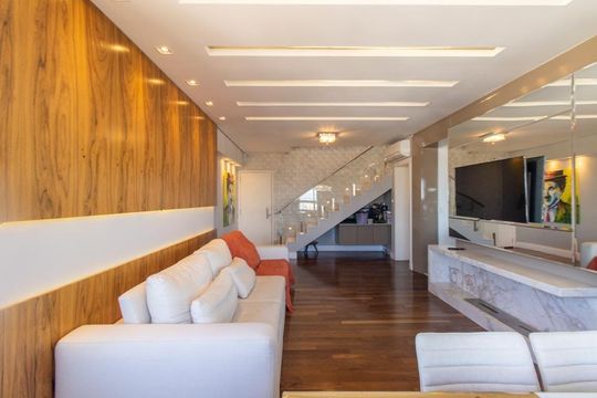 Apartamento para alugar com 3 quartos, 242m² em Portão, Curitiba