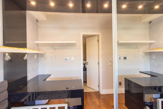 Quarto 1 Suite 1 de apartamento para alugar com 3 quartos, 242m² em Portão, Curitiba