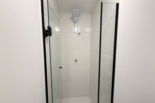 Banheiro de kitnet/studio para alugar com 2 quartos, 28m² em Mooca, São Paulo