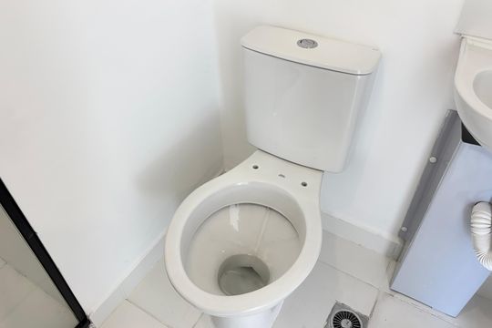 Banheiro de kitnet/studio para alugar com 2 quartos, 28m² em Mooca, São Paulo