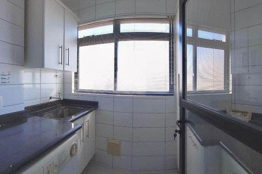 Cozinha de apartamento para alugar com 2 quartos, 87m² em Canto, Florianópolis