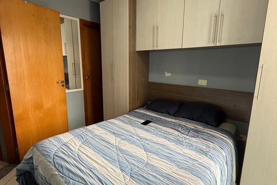 Quarto de apartamento à venda com 2 quartos, 100m² em Vila Vilma, Santo André