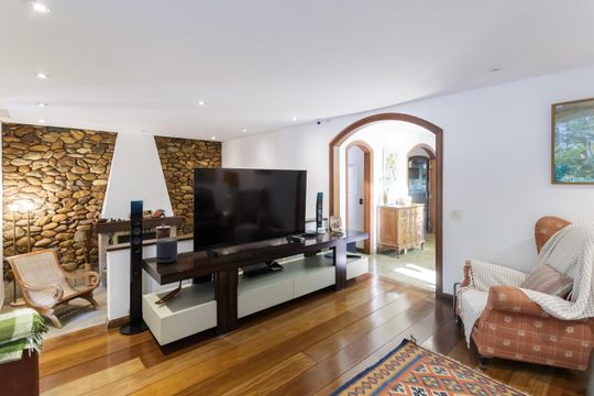 Sala de TV de casa para alugar com 4 quartos, 500m² em Indianópolis, São Paulo