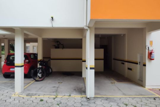 Estacionamento de apartamento para alugar com 3 quartos, 91m² em Pantanal, Florianópolis