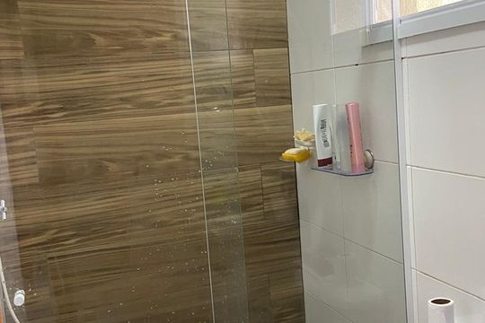 Banheiro de apartamento à venda com 2 quartos, 86m² em Vila Guarani, Santo André