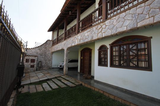 Varanda de casa à venda com 4 quartos, 370m² em Planalto, Belo Horizonte