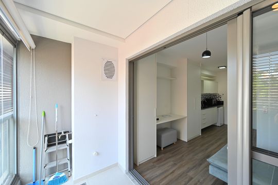 Varanda de kitnet/studio à venda com 1 quarto, 27m² em Mirandópolis, São Paulo