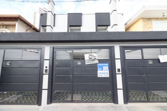 Fachada de casa à venda com 3 quartos, 141m² em Bela Vista, Osasco