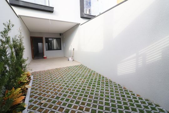 Garagem de casa à venda com 3 quartos, 141m² em Bela Vista, Osasco