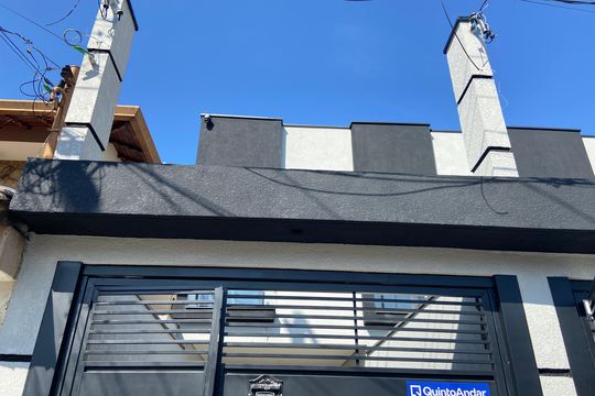 Fachada de casa à venda com 3 quartos, 141m² em Bela Vista, Osasco